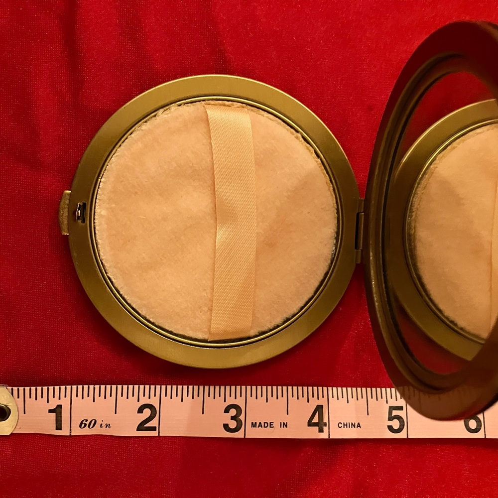 Vintage powder compact